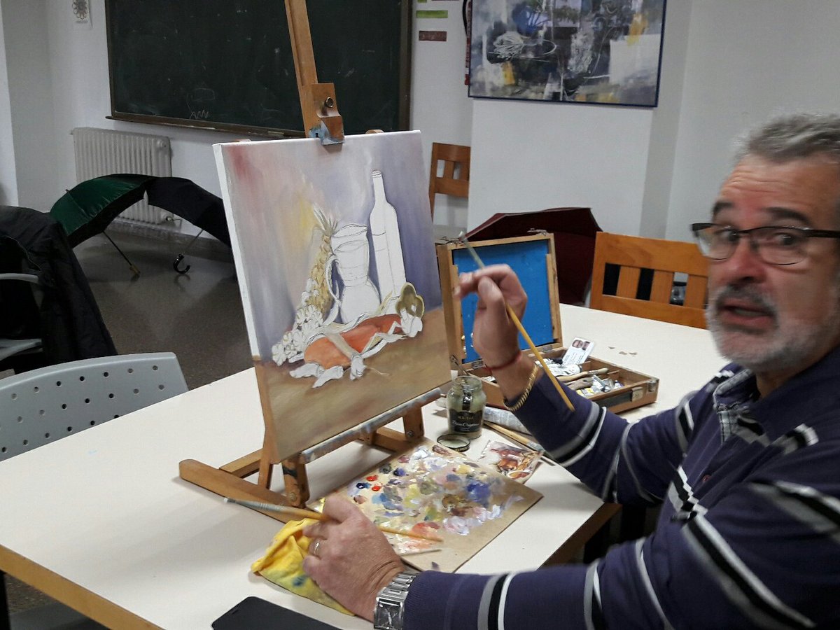 MayoresMoncada's tweet photo. Pintando usamos nuestro tiempo de ocio y aprendemos, subimos nuestra autoestima https://t.co/ZA4vQFHu3w