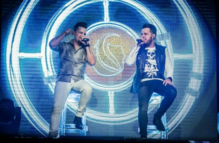 nossoviciojnef's tweet photo. "… Eu não te amo como ontem, eu amo mil vezes mais..." 🎶🎶
@JNeFoficial 💜💜 https://t.co/uQwPcnoqLF