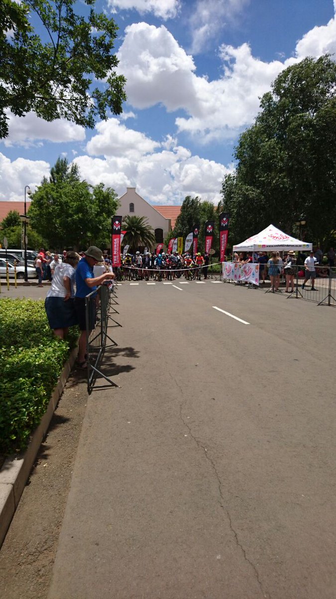 KingEdVIISchool's tweet photo. #RedMungerForHunger and @WalterBainVenn is off!!! @KingEdVIISchool red family got you Sir!! Go well🚴‍♂️🚴‍♂️🚴‍♂️🚴‍♂️ https://t.co/nmyIPWJIqX
