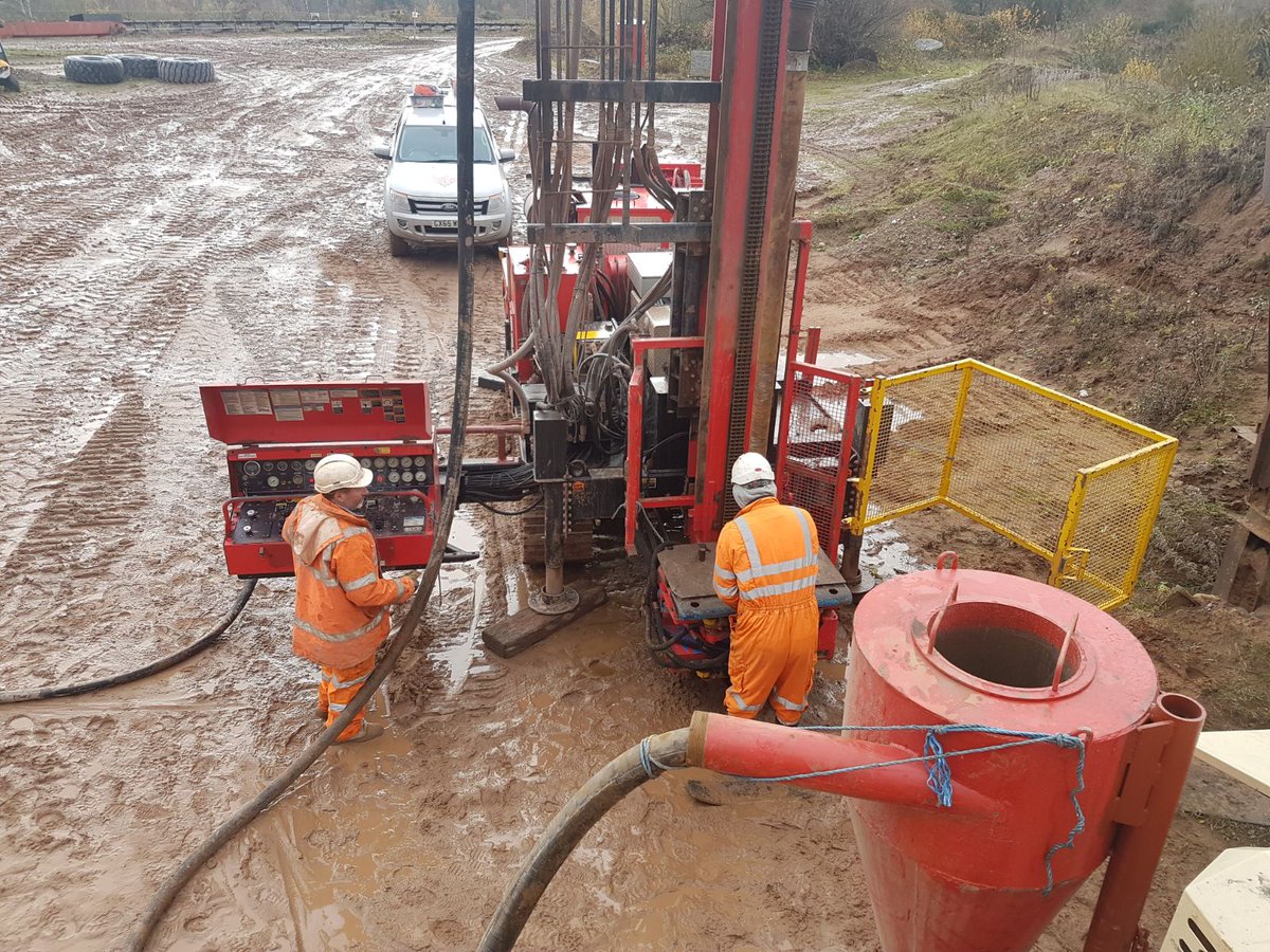 Hughes_Drilling's tweet photo. RC drilling &amp; sampling using Sonic SDC550 - 1 rig for CF auger/RC/sonic core #sonic #environmentalDrilling @Sonic_Drilling #mineralExploration https://t.co/9EHanHv9ce