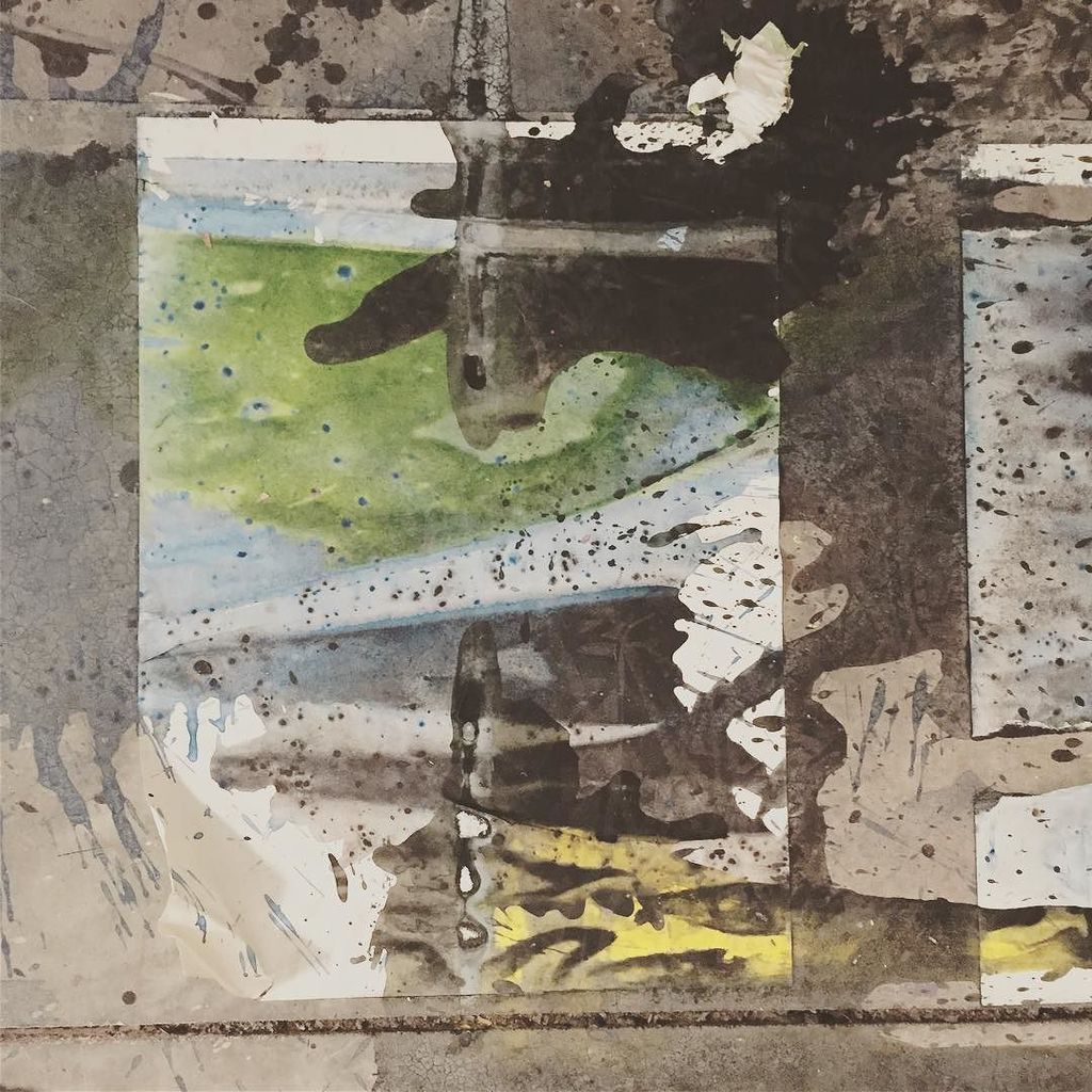 dheras's tweet photo. El suelo de mi taller es una obra accidental. Cosas que pasan, siempre en el taller. #decain2017
 #pintorverde #abstractart #contemporaryart #contemporarypainting #artcurator 
#artcollector #atelier #painting #artwork #art #arte #arts_gallery #artist #ar… https://t.co/e9cC3OZmvl https://t.co/uKdTljem05