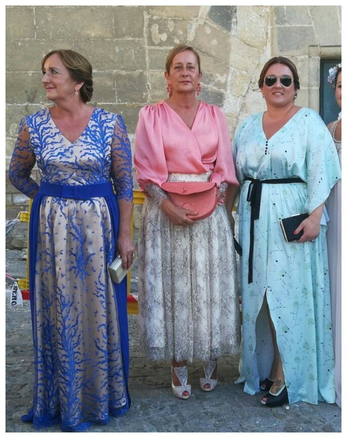 Dacala_Atelier's tweet photo. #ClientasEspectaculares, #Madrinas de quitar el hipo, #HermanasDelNovio únicas, y #TíasDelNovio hechas joya... Qué mas podemos pedir??? Es un gustazo tener #Clientas así en #Dácala #HechoEnAsturias #DeBoda #DácalaAtelier #Vestidazo # https://t.co/XixRnOm6pg