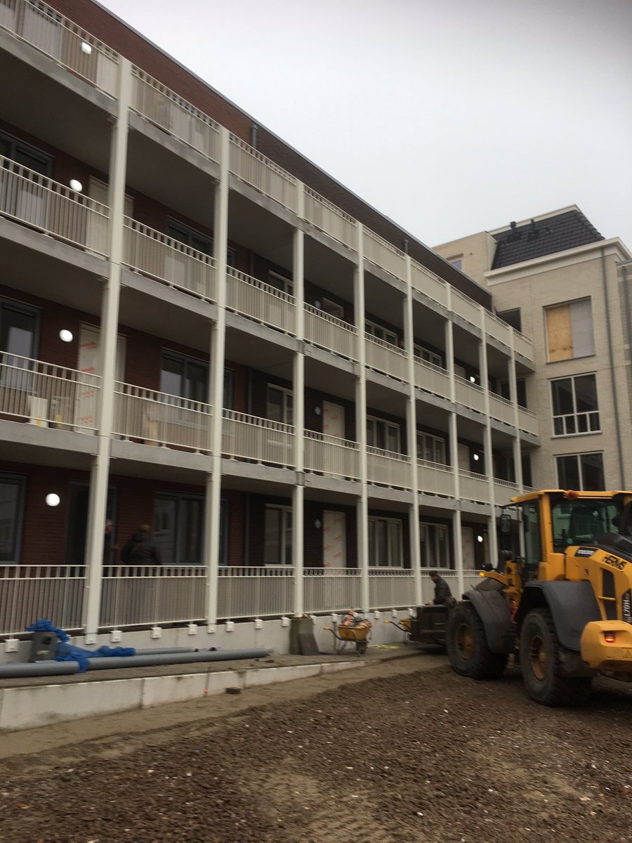 StoevelaarIda's tweet photo. Vanmiddag een kijkje wezen nemen in gebouw 34 luxe appartementen van #syntrus/Achmea. Veel bezoek en belangstelling voor #huurvrijesector. https://t.co/Ikxqtptdx7