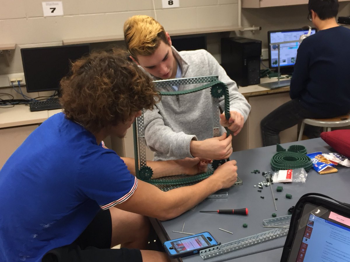 Mr_Hilbert's tweet photo. Second year #RHSEngineering students are creating compound simple machines to demonstrate their understanding of mechanical advantage. #weRcareers @wearrrichmond @LearnatRHS https://t.co/SC9TphYfjl