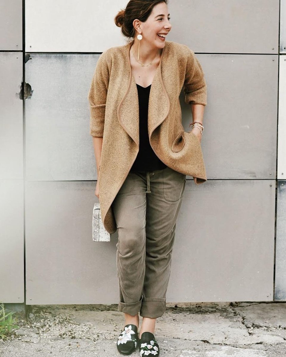 Infashionapp's tweet photo. Hump day is all about knowing that you can take a breath. Breath in your own skin Infashion. The Fashion app for real people. Get the app https://t.co/df6Yqv5KOE @danirulis 
#inspiration #style #relax #blogger #fashionista #street #AllDay #Office #modern https://t.co/s3zH6UAQoR