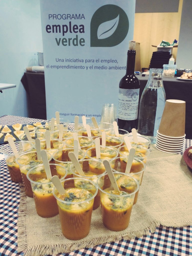 espigoladors's tweet photo. Lunchworking organizado por @espigoladors en la jornadas #conectacircular de @emprendeverde en el Palau Macaya de Barcelona. Un menú con valor social, ambiental y criterios de economia circular! #yonotiro #lacomidanosetira #economiacircular @TandemSocial @FBiodiversidad https://t.co/EgTvvhxizR