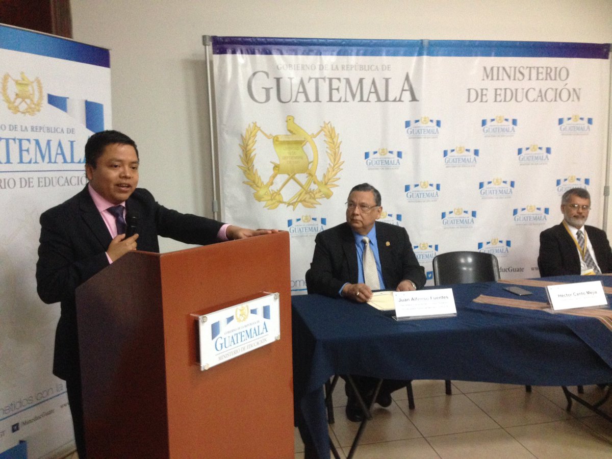 MineducGT's tweet photo. Viceministro @HectorCantoM inaugura el taller Marco de Cualificaciones de la Educación Superior Pública Regional #MCESA #CumpliendoNuestroCompromiso #RutaPaís2032 https://t.co/eWqXFgClIB