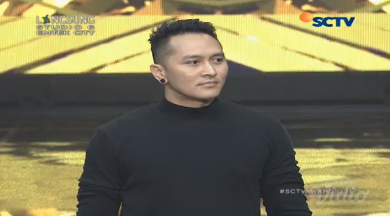 SCTV's tweet photo. WOW! Mimin sampai kehilangan kata-kata loh! Penampilan @_DemianAditya_ di #SCTVAwards2017.....SEMPURNA! https://t.co/1uDy0Ugdiq