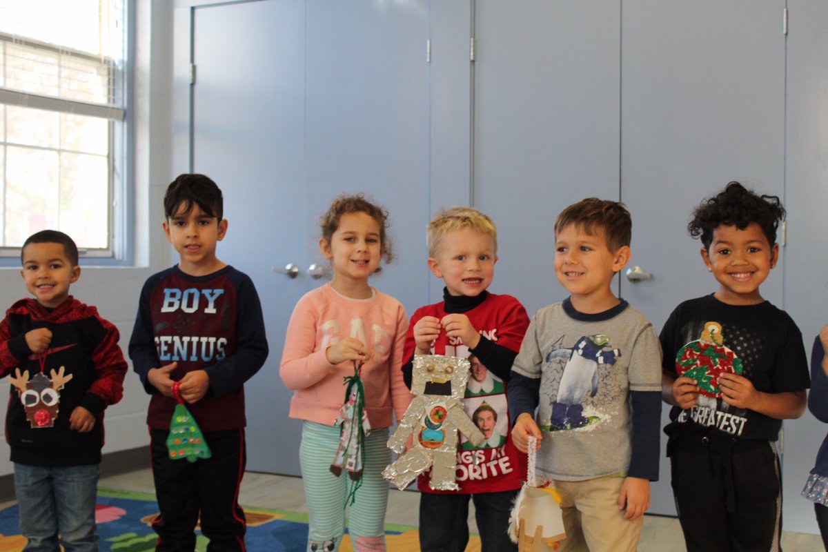 NewportMLK's tweet photo. Our preschoolers know how to #GiveBack! They made beautiful ornaments for the Giving Tree at @hotelviking this holiday season! #MLKCommunityCenter #preschoolers https://t.co/efF7tLxE55