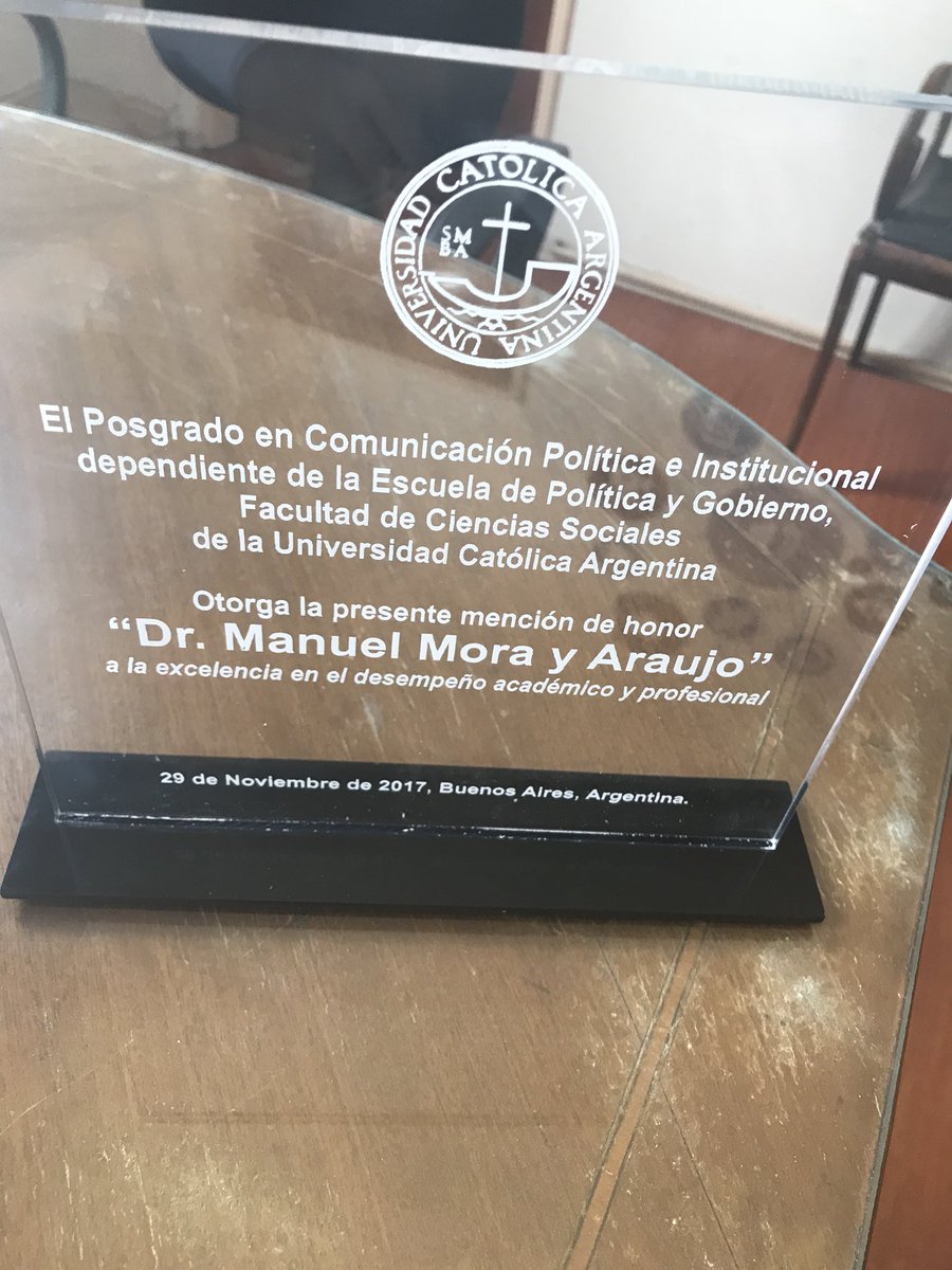 ¿Quien será el ganador es esta mención de honor? 😱
QUÉ NERVIOS!!!!!