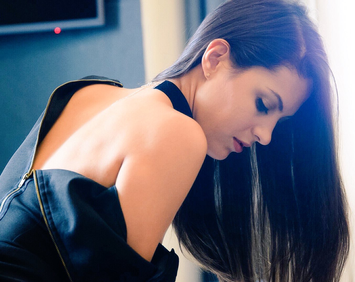 Si Carolina Abril sa Twitter.