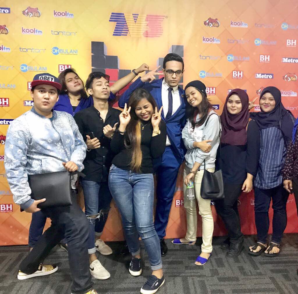 lovedmirers's tweet photo. ERWIN DAWSON X EDMIRERS || DROP THE BEAT || 29.11.2017
.
#edmirers #erwindawson #dropthebeat #tv3malaysia #tv9malaysia #perangbibir
.
@tv3malaysia @tv9malaysia @dropthebeat2018 https://t.co/qGPPQQcb5a