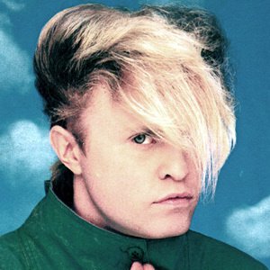 ColonialVil's tweet photo. From the Rattail to the Reverse Mullet, we count down the most disastrous 'dos of the past 50 years. https://t.co/YTW5eDygd2 https://t.co/owJCMrDgbU