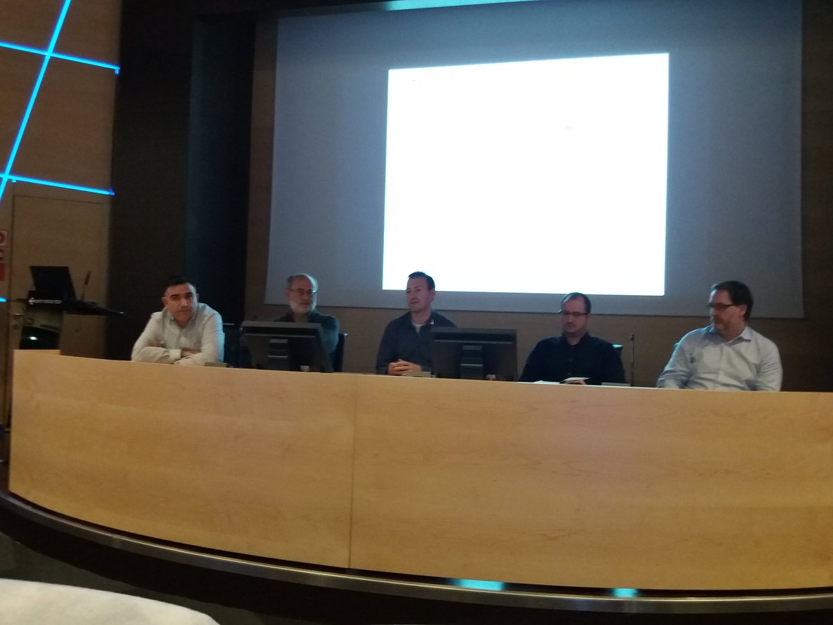 Proteomics_CNB's tweet photo. Gracias a nuestro patrocinador @bruker @BrukerMassSpec. Francesc Márquez participando en la mesa redonda de #VIIIRCPC en @biocrucesHRI @CICbioGUNE @upvehu https://t.co/ea27e9ZaqI