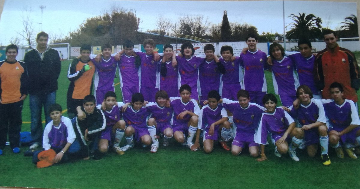 Diez años se cumplen de este equipo histórico del <a href="/cdmaristasbad/">C.D.Maristas Badajoz</a> 
Un orgullo estar con <a href="/AlvaroGranero/">.</a> <a href="/rafinga21/">Rafa Ramos</a> <a href="/jaiminga12/">Jaime Ramos</a> @JaviTorrescusa <a href="/juanmabueno1994/">Juanma Bueno</a> @Antonioneck5 <a href="/Albertonegroo/">Alberto Sánchez</a> <a href="/gessa_9/">Luis Cordero Gessa</a> <a href="/Luislodjokovic/">luislo tupapi</a> @Javipastorm <a href="/PacoRodriguezVB/">FranciscoRguezVB</a> <a href="/AleMacedo94/">Alejandro</a> y cia