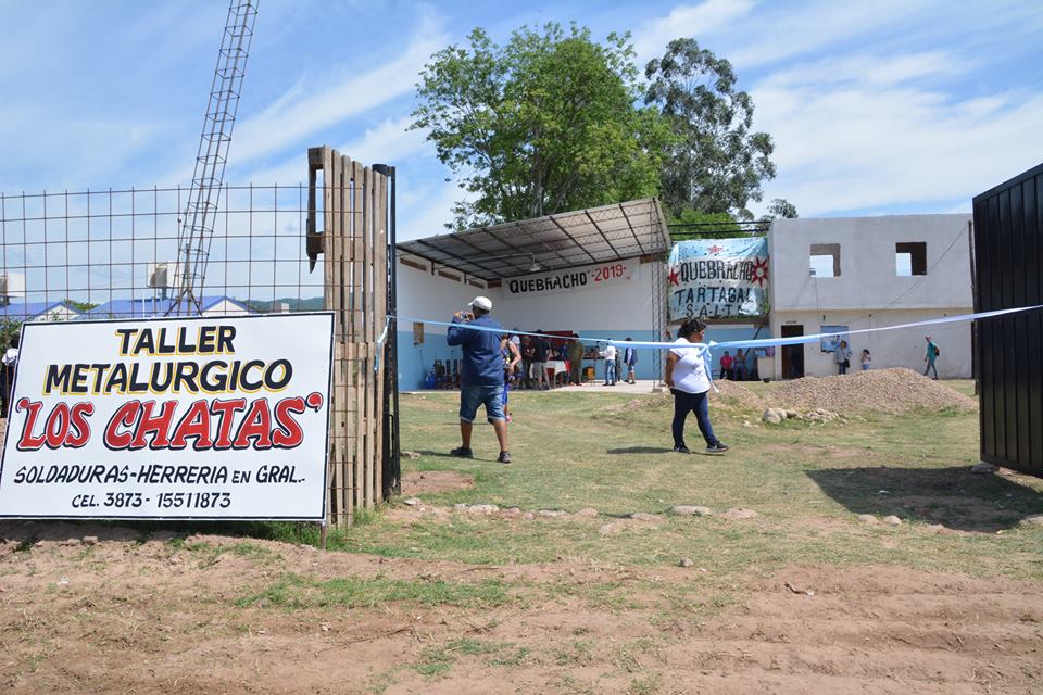 MTartagal's tweet photo. El Secretario de Obras Públicas, Ing. Walter Kopp, participó de la apertura del #ProyectoProductivoTallerMetalúrgico #LasChatas, creado por el Movimiento Quebracho y el Plan Nacional "Creer y Crear", del Ministerio de Desarrollo Social. https://t.co/cBAbyhDaCB