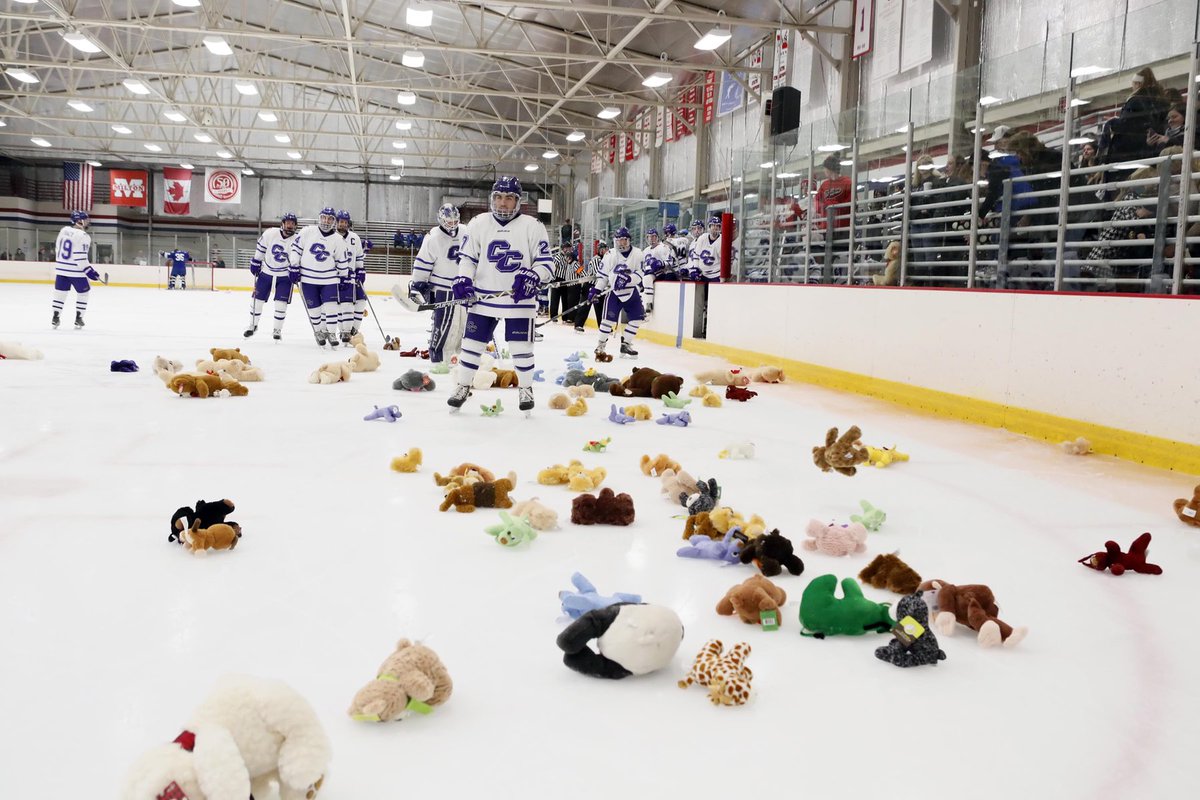 Curry_MHockey's tweet image. REMINDER! The 4th annual Teddy Bear Toss is this Saturday at 4:50! Don’t forget to bring your bears! #PACKtheU