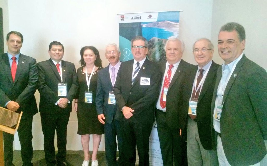 EPNEcuador's tweet photo. Inició Encuentro ASIBEI Islas Galápagos "Responsabilidad social, sustentabilidad ambiental y ética en el ejercicio de la ingeniería y en la formación de ingenieros" @asibei1Rector @EPNEcuador preside Encuentro en presencia de más de 15 universidades de Iberoamerica https://t.co/FLO5ybpYp5