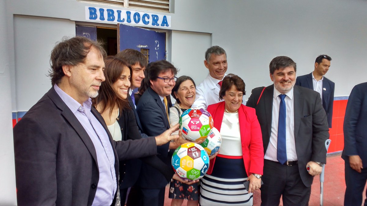 PromocionMSalud's tweet photo. Un gran paso para la #Promociondesalud: Aumenta en una hora diaria la #actividadfisica en los establecimientos educacionales! @Mineduc @MindepChile @jaimeburrows #activate! https://t.co/Duck4O7uOp