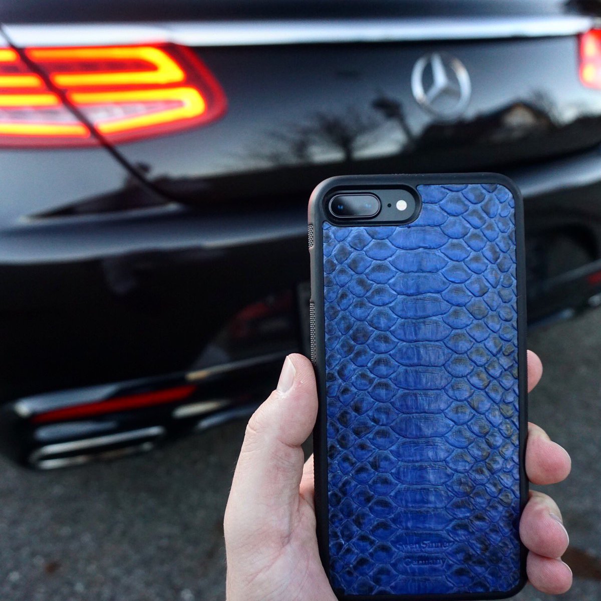 SinnerSven's tweet photo. iPhone 8 Plus in Blue Python 🐍 by Sven Sinner. Order now at https://t.co/jl03eGrQu5 an get 20% off until November 30th. #luxurylife #luxury #luxurylifestyle #fashion #luxurystyle #vip #millionairelifestyle #millionaire #style #iPhone #superyacht #CEO #AMG #lifestyle #GoodLife https://t.co/9fDVYCvLfC