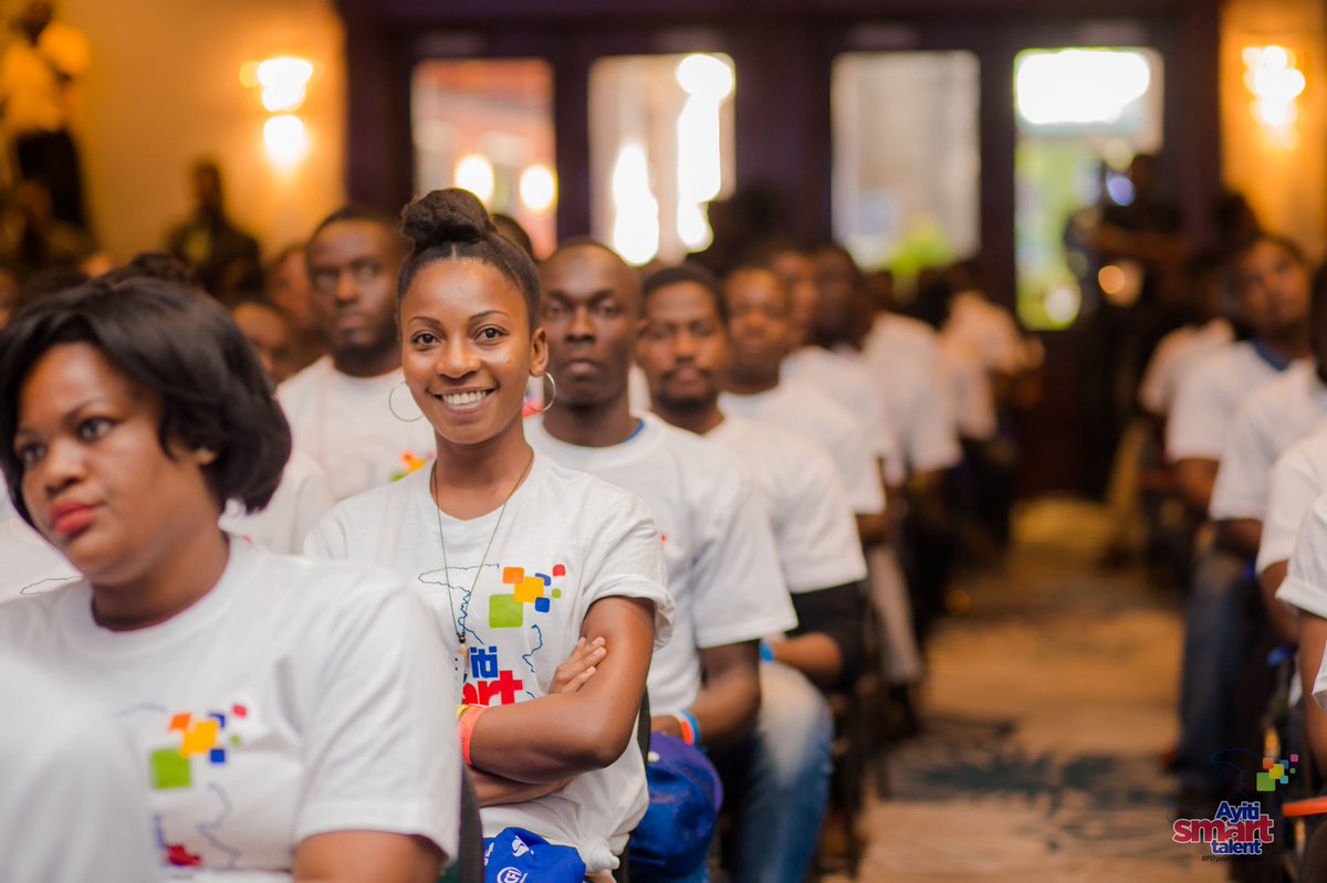 HTsmarttalent's tweet photo. .@KaribeHotel FULL! 1000 talents dans une salle pour discuter de #BPO et des opportunités du secteur. Le @CFIHT vous invite à investir dans ces jeunes à travers ce secteur.  #HTsmarttalent https://t.co/bADewZag3y