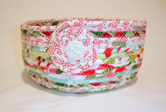 RosaShawls's tweet photo. A Lovely Christmas Gift ๐
--
Hard Candy Christmas Coiled Fabric #Bowl #catchall #zizzybob #etsy #housewares https://t.co/scP58iSXIN https://t.co/8HBEwOij7O