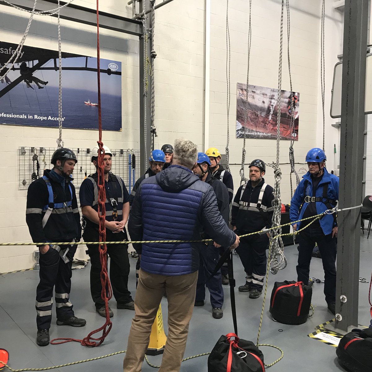 PriceCleaning's tweet photo. First group going through there working at height training @BenBesafety #Workrestraint #Workpositioning #Fallarrest #Rescueplan https://t.co/tGjDUrBJzq