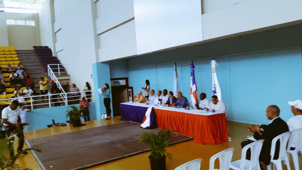gasparensealdia's tweet photo. @INEFIRD realiza congresillo técnico previos a los Juegos Deportivos Escolares Nacionales #SD2017. @JorgeMinaya Dir. de la institución motivó a los técnicos y delegados a dar lo mejor de sí en beneficio de los estudiantes atletas. https://t.co/guSBUdpcFn
