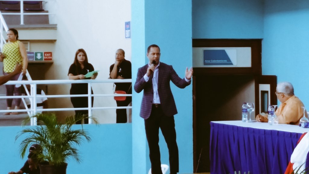 gasparensealdia's tweet photo. @INEFIRD realiza congresillo técnico previos a los Juegos Deportivos Escolares Nacionales #SD2017. @JorgeMinaya Dir. de la institución motivó a los técnicos y delegados a dar lo mejor de sí en beneficio de los estudiantes atletas. https://t.co/guSBUdpcFn