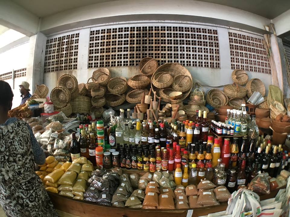 ChairmansUK's tweet photo. Feast your eyes on Saint Lucia’s renowned spice market 🏝
#stlucia #englishstylerum #chairmansrreserverum #chairmansspiced #rumlife #letherinspireyou https://t.co/2I7HPF4D6P