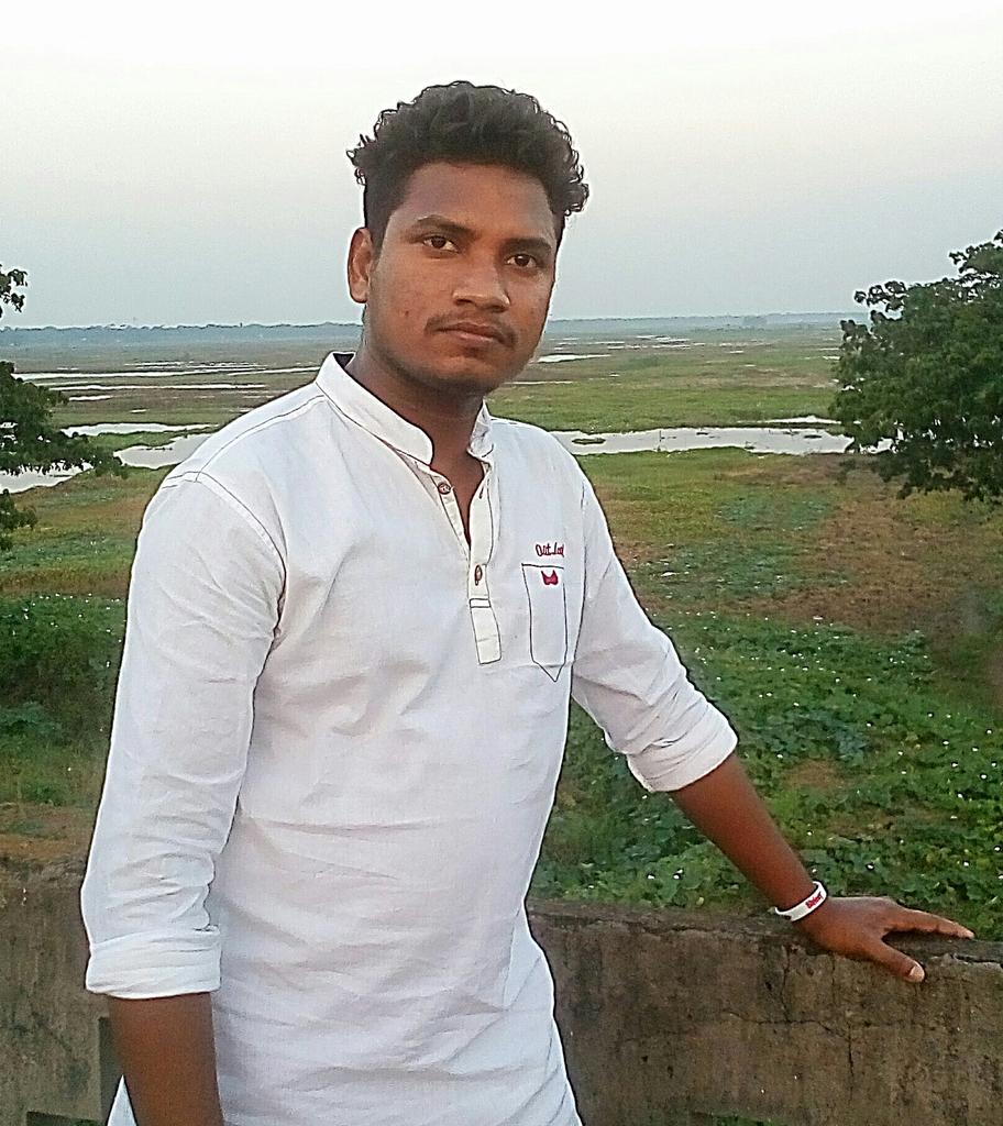 HemelHasan9's tweet photo. me https://t.co/vDx0xSVoqW