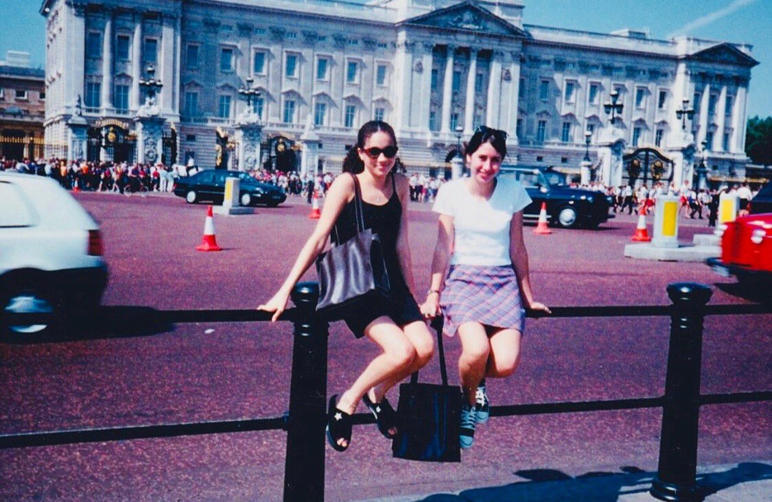 The Duke And Duchess Of Sussex On Twitter Here S Meghan Markle Outside Buckingham Palace At The Age Of 15
