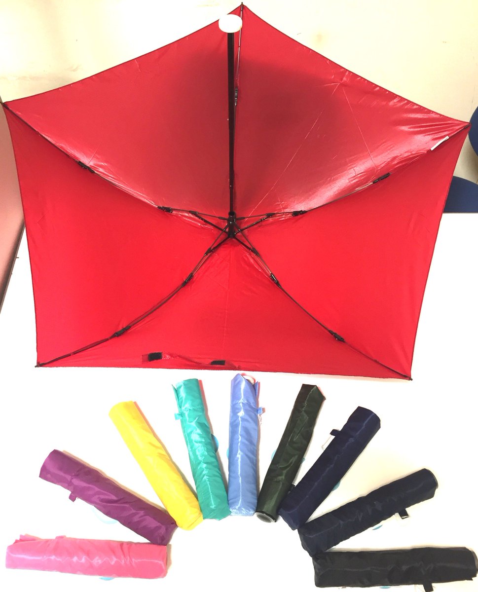 横浜ロフト Pa Twitter 閉店後のひとつぶやき 重さ79ｇと カバンに入ってるのを思わず忘れちゃいそうな人気の超軽量折りたたみ傘 ペンタゴン79 税抜4 000円 入荷 軽いだけじゃなく15ｍ ｓの風にも耐えられる強さ イザという時役立つ 五角形のニクいヤツ