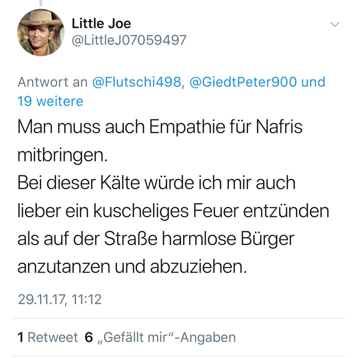 Mica4711's tweet photo. Ein Hetzer wie @littlej07059497 kennt keine Empathie, nur Zynismus und Menschenverachtung. https://t.co/tuej7YWnBj #DASNetzwerk #ReportTheMob #BlockTheMob https://t.co/SFajG5qXKN