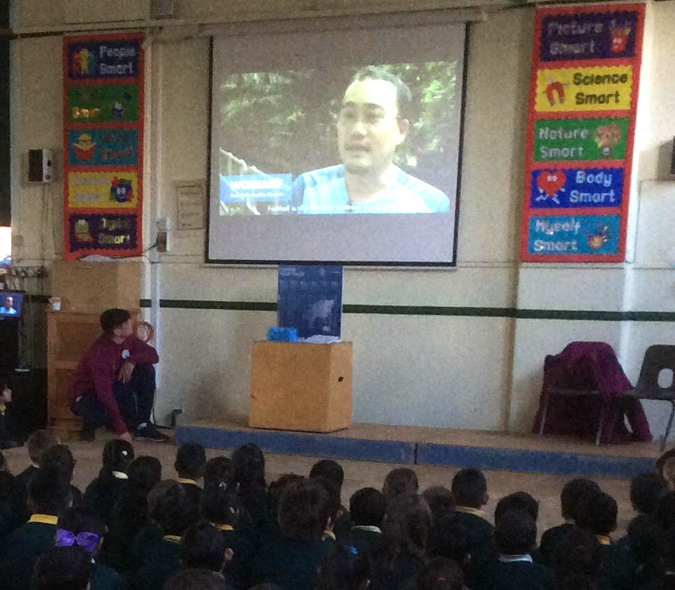 mauldethprimary's tweet photo. Thanks to Paco Palacios for coming in and telling us about City in the Community's charity work in assembly. The children then voted for their preferred cause. The two projects with the most votes were Manchester and Guangzhou! https://t.co/p0hF6nCm64
