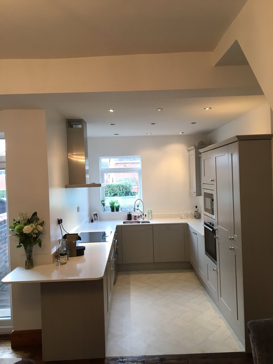 InstallationsDC's tweet photo. Classic #kitchen, F&amp;B painted oak i designed, supplied &amp; installed. ££££’s cheaper than main retailers. #quartz tops. #manchester #cheshire https://t.co/KVVYqjD6B9