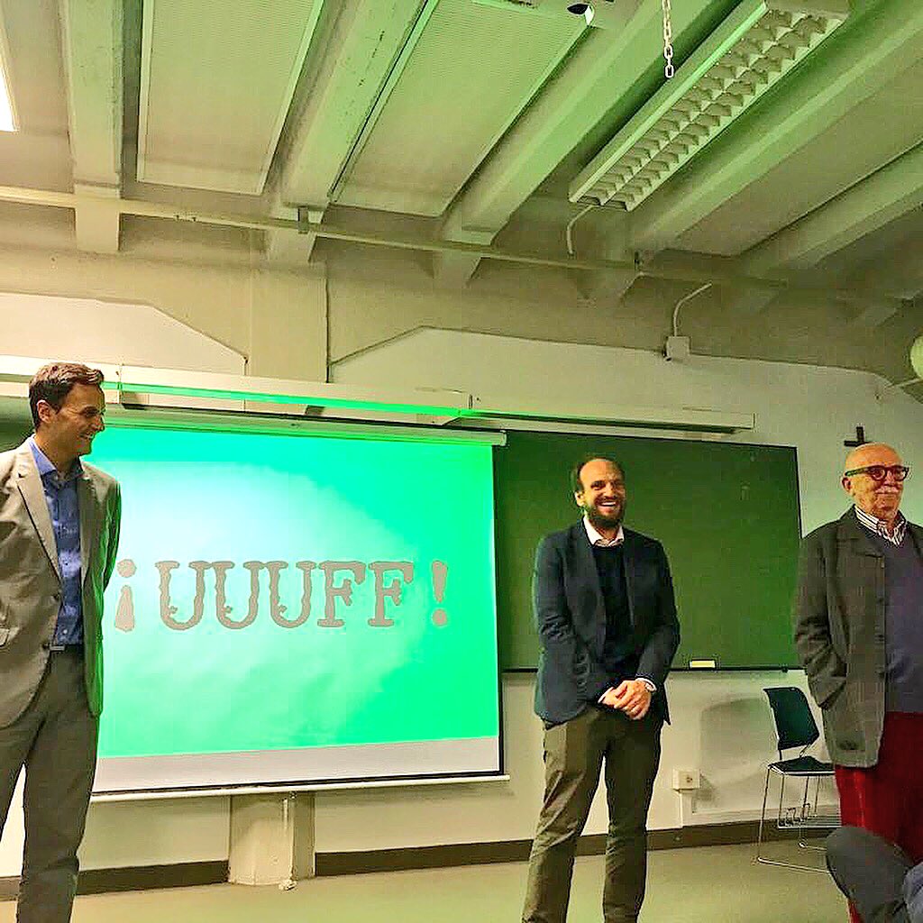 UUUUFFFFFFFF
Tremendo año paso en el <a href="/ComPolUCA/">ComunicaciónPolítica</a> 
Última jornada!!!!
Esta tarde se hará la entrega de diplomas tras un año lleno de emociones y conocimientos.
Todos terminamos con la lengua afuera pero felices porque hacemos lo que amamos!!! 
#ComPol a pleno!!!