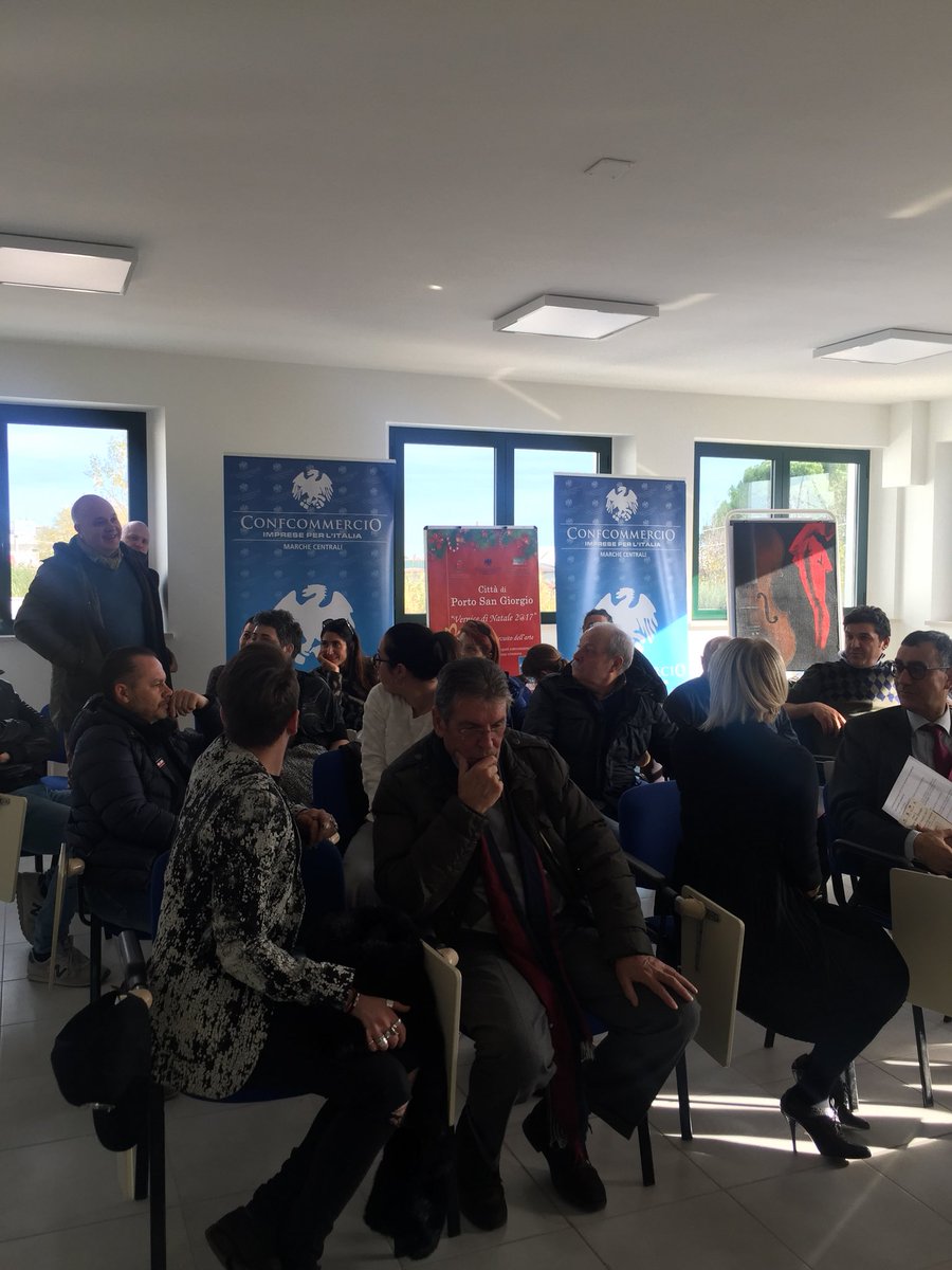 ConfcommercioAN's tweet photo. I nostri operatori hanno aderito in massa al circuito. Più di 50 tra bar ristoranti e negozi. Tutti insieme per far vivere alla città di Porto San Giorgio un NATALE all’insegna dell’arte https://t.co/eOPBhkLDX0