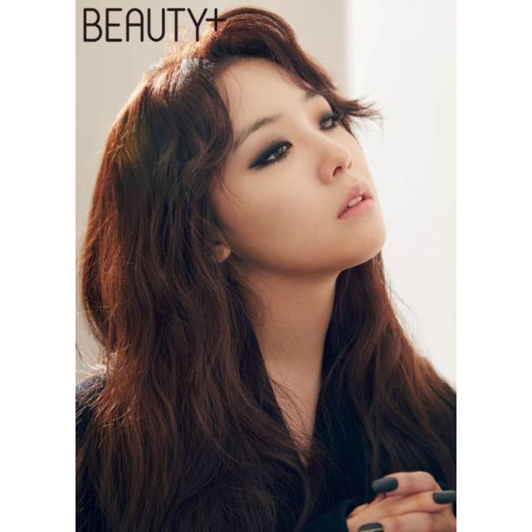 [MINAH INSTAGRAM(4P)] bbang_93: @.beautyplmagazine 4/4P kpopsnaps.com/p/BcFDD1LFSc5 #kpopsnaps