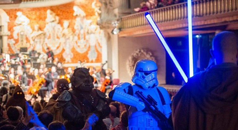 bcn_apartment's tweet photo. #StarWars soundtrack will sound live in Palau de la Música Catalana in Barcelona!
https://t.co/xZ2sYDkd84
#bcn #barcelona #luxury #barna #starwarsfans #christmas #xmas #navidad #StarWarsFlashback #TheLastJedi #MAYTHEFORCEBEWITHYOU #xmas2017 #Christmas2017 @StarWarsUK @StarWars https://t.co/iLWahgQbOn