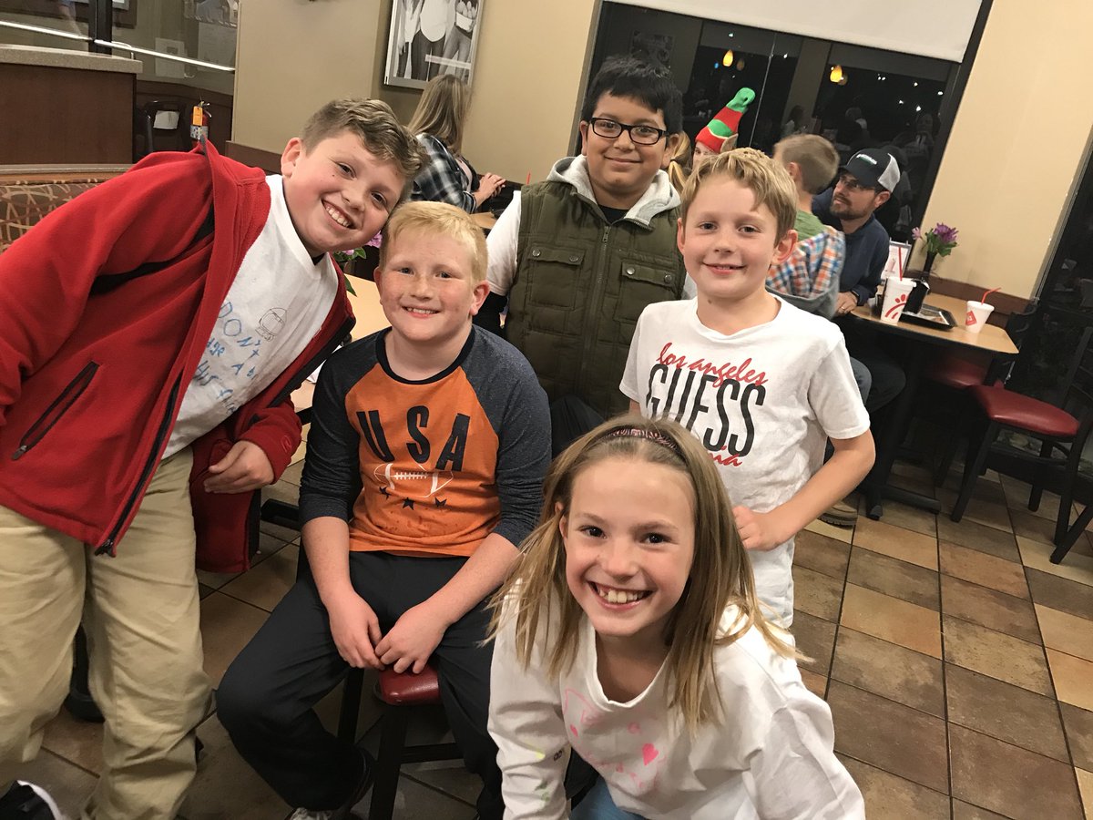 aigcollins's tweet photo. Dinner after the movie. #rssaig #rssonthemove @BrookeZehmer @techlandis https://t.co/QN583uyo4s