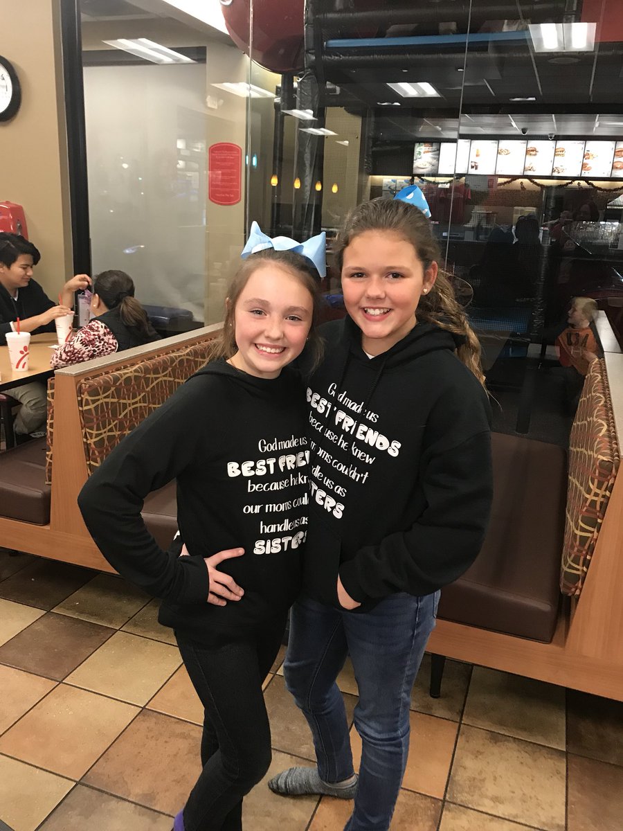 aigcollins's tweet photo. Dinner after the movie. #rssaig #rssonthemove @BrookeZehmer @techlandis https://t.co/QN583uyo4s