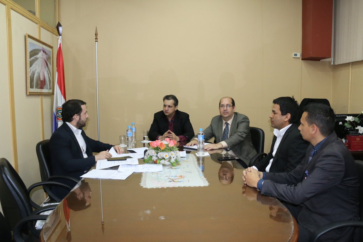 DiputadosPy's tweet photo. Reunión de la Comisión de Juventud y Desarrollo, que preside el diputado Hugo Rubín donde analizan el Proyecto de ley “De fomento al audiovisual” https://t.co/3DuLwvkMZb
