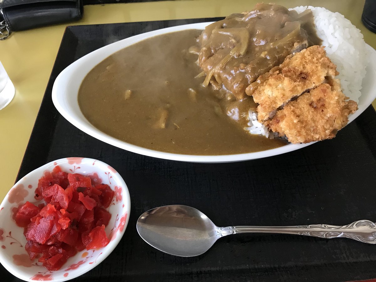 カイ على تويتر 今年はきっとこれで最後であろう函館のなかみち食堂さんでカツカレーを食べてきました うまい 函館 なかみち食堂 カツカレー デカ盛り
