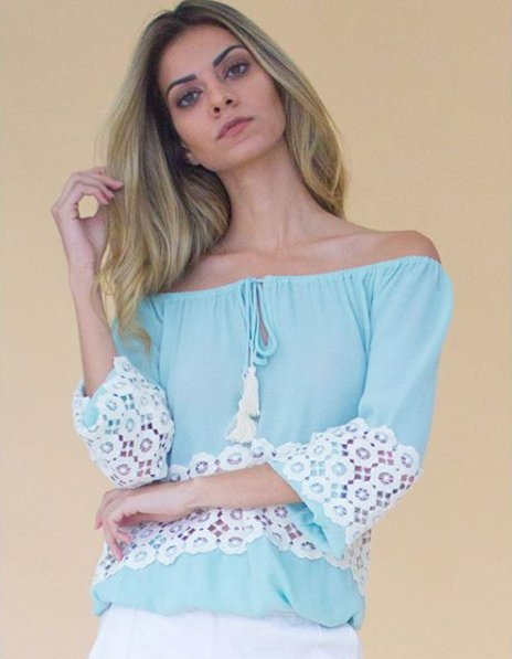 Shop126's tweet photo. Os detalhes em renda deixam essa bata ainda mais especial. 
Corra em uma de nossas lojas ou acesse nossa e-shop e garanta a sua! 
Disponível também na cor rosa em nossa E-Shop 👉 https://t.co/PijRYrEVWN
#shop126 #bata #ombroaombro #renda #altoverao https://t.co/QKmmju6E0H