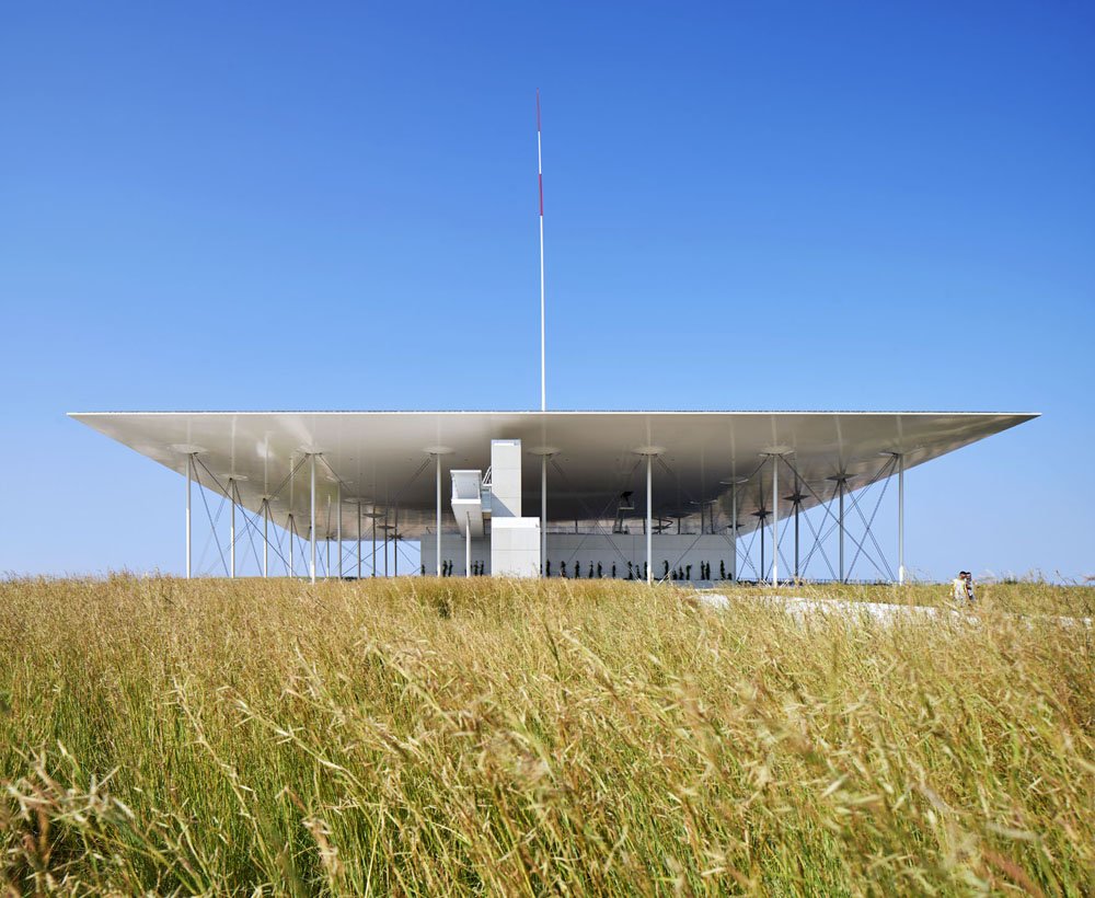 Stavros Niarchos Foundation Cultural Center: A concrete roof floats above a park housing the National Library of Greece and Greek National Opera, Greece’s first LEED Platinum building #architecture #design:
instagram.com/p/BcFFZEiHk9o/…