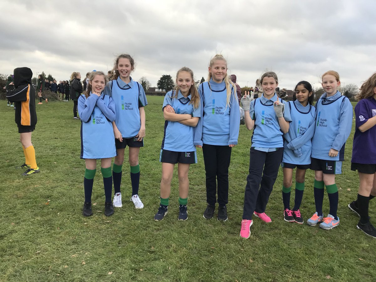 ruisliphighpe's tweet photo. Year 7 girls ready at the start #hillingdoncrosscountry 🏃 @RuislipHigh https://t.co/rd3d6DFaf0
