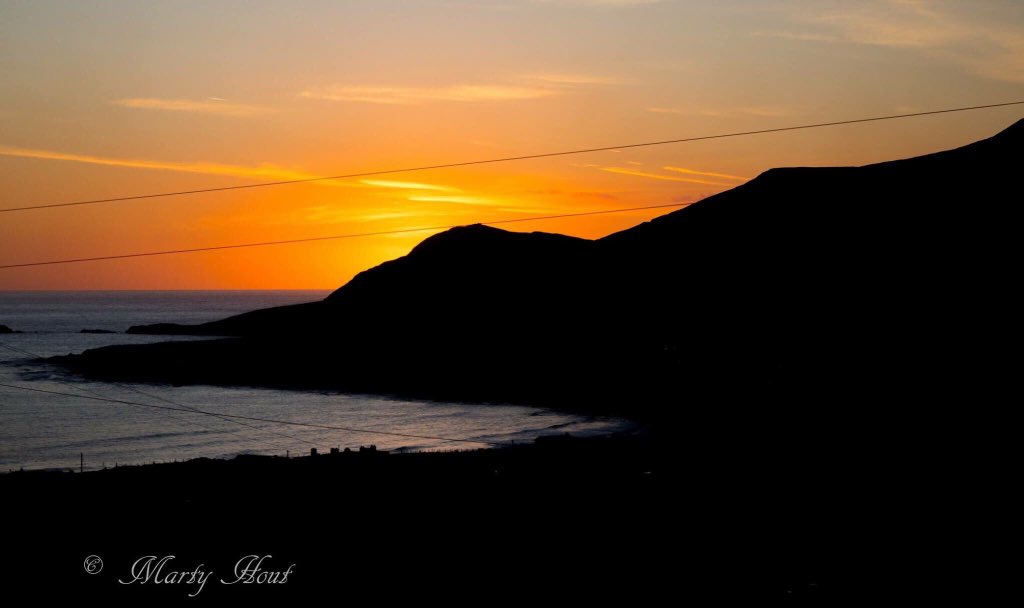 H6_Photo's tweet photo. @wildatlanticway Close of Day on #AchillIsland #wildatlanticway #Signaturepoint #KeemBay #Dooagh #Achill #Mayo #sunset #earthporn #ireland @mayodotie @mayohour @wildatlanticway @tourismireland @failteireland @achilltourism https://t.co/SkfEiMI5rE