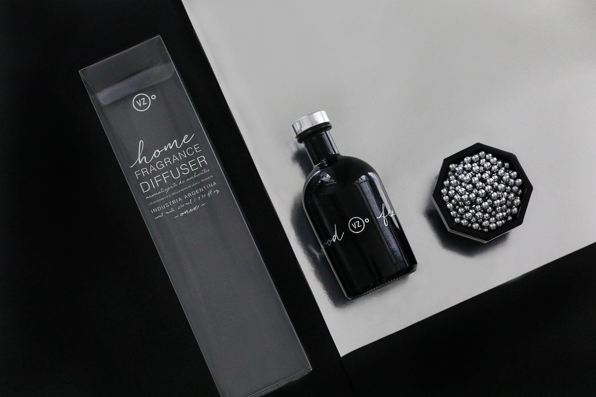 NEW ARRIVALS!
Te presentamos las nuevas líneas premium de difusores ambientales de VZ: Onix, Cooper y Silver. 
¡Descubrilos!
