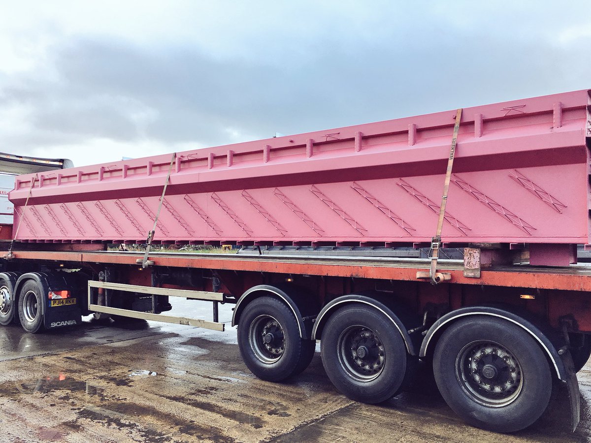 PremierPits's tweet photo. Happy travels to Yorkshire #GodsOwnCountry #pinkpits #madeinbritain #lorrypit #HumpDay https://t.co/UkJ2LcIeSm